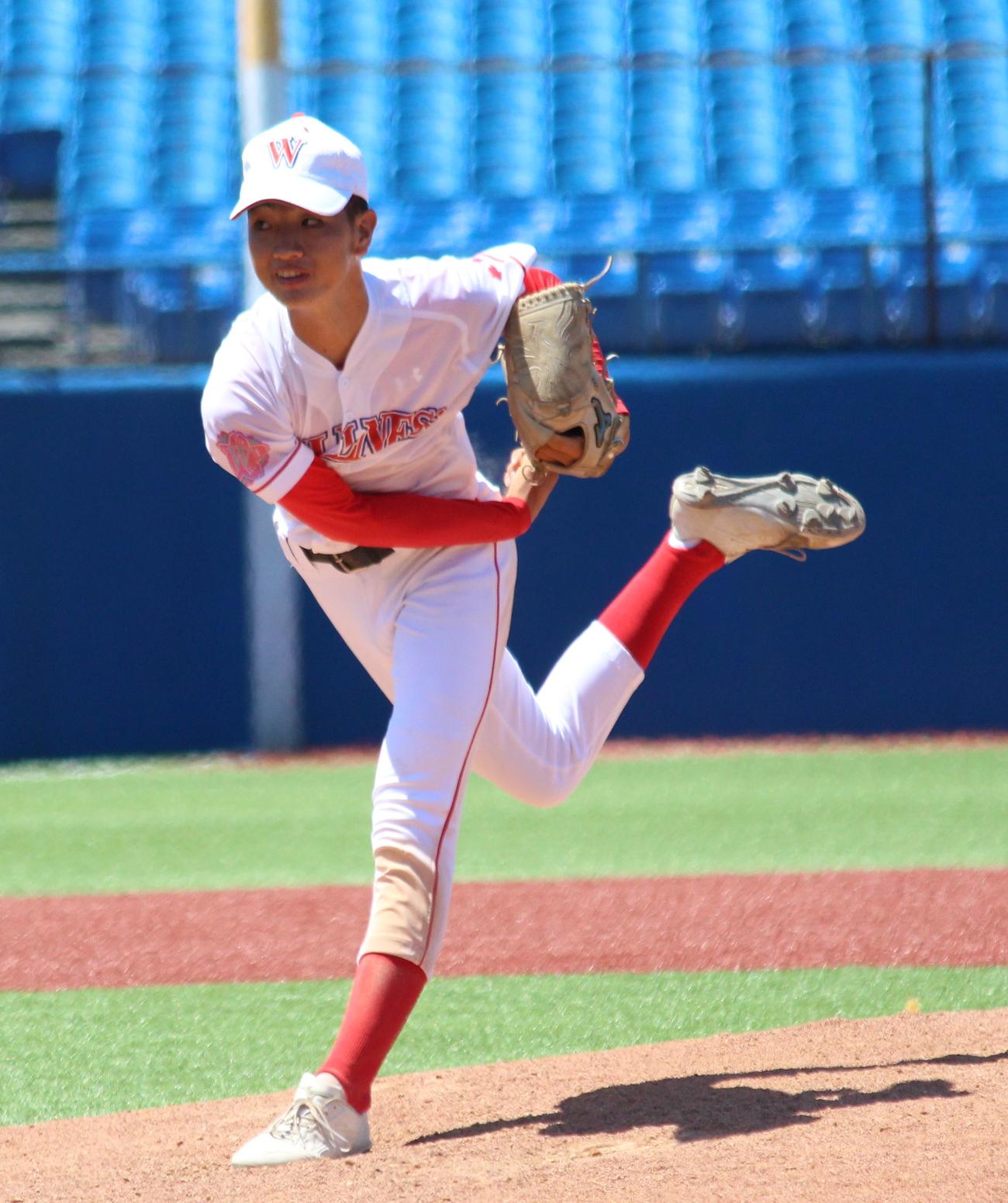 日本ウェルネス対紅葉川　先発し力投する日本ウェルネス・清水（撮影・保坂恭子）