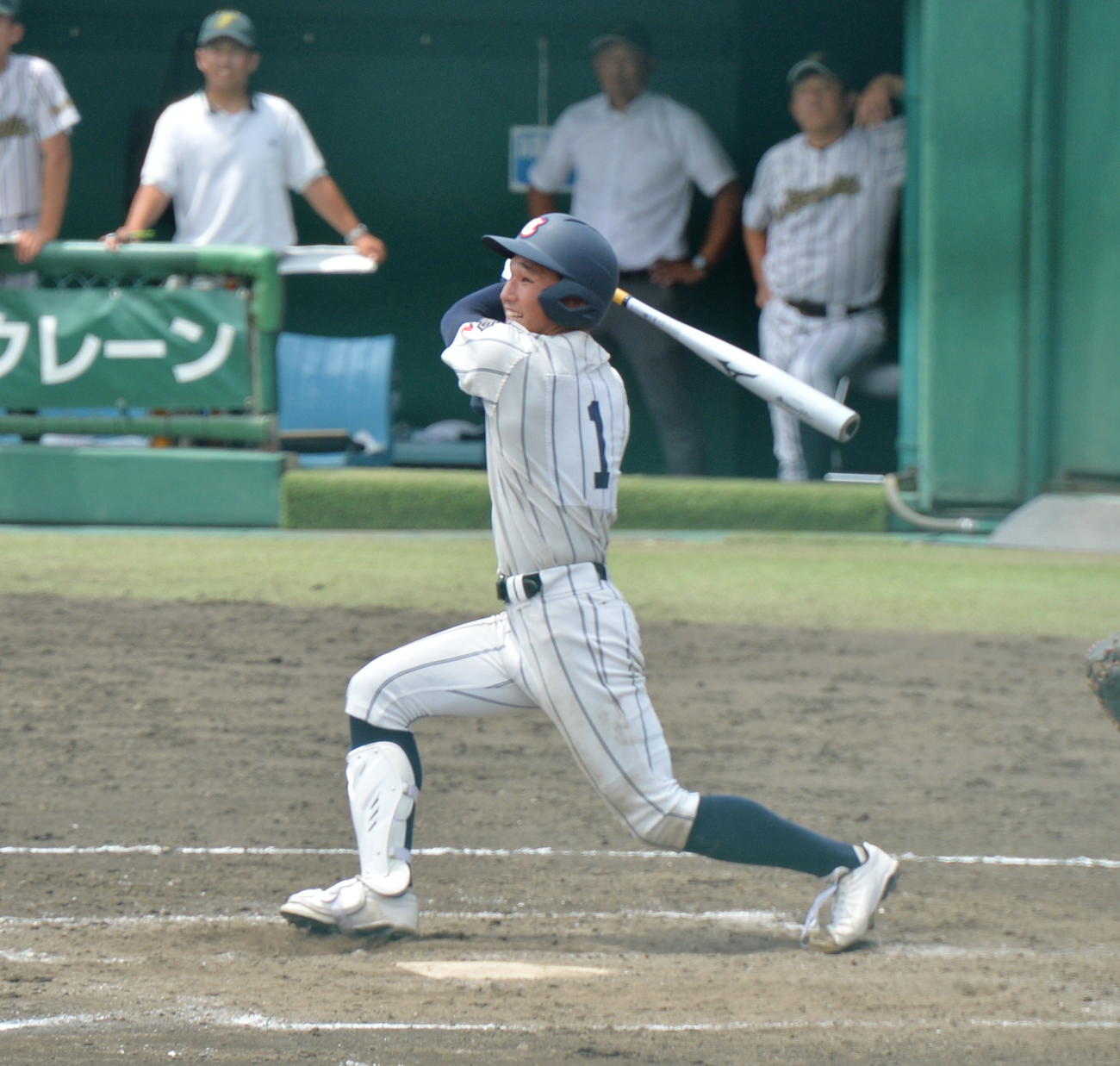 8回、同点ソロ本塁打を放つ武田陸