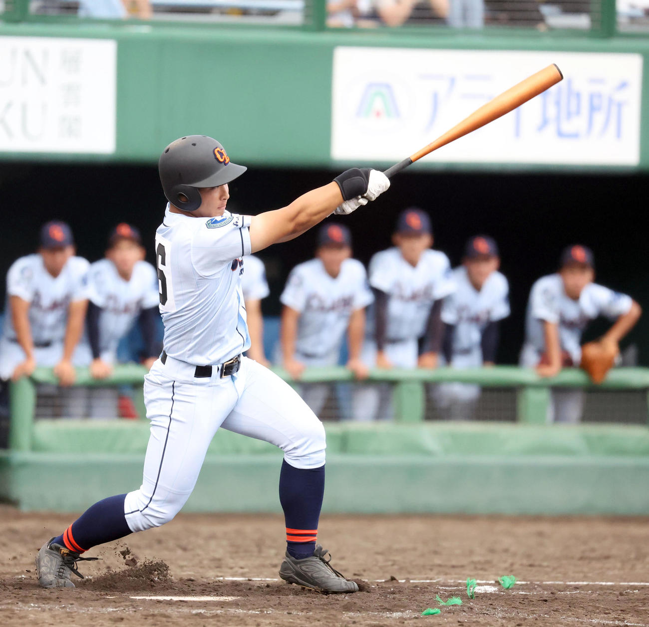 帯広農対クラーク　8回裏クラーク1死二塁、八木は勝ち越しとなる左前適時打を放つ（撮影・佐藤翔太）