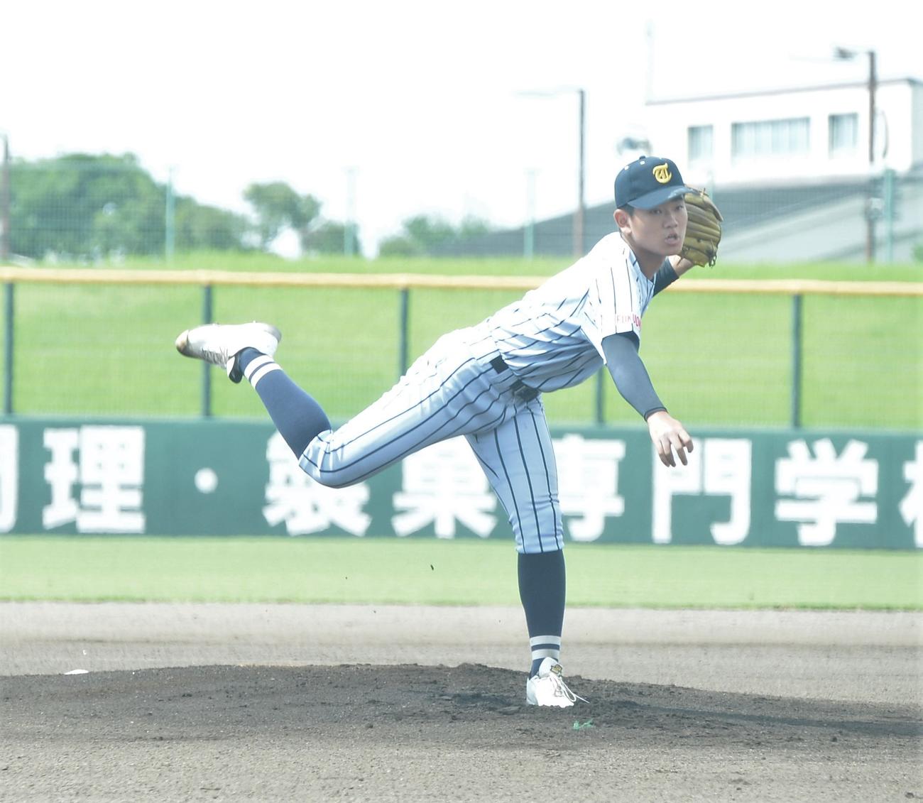 福岡大会　九産大九州対東海大福岡　先発した東海大福岡・西村（撮影・佐藤究）