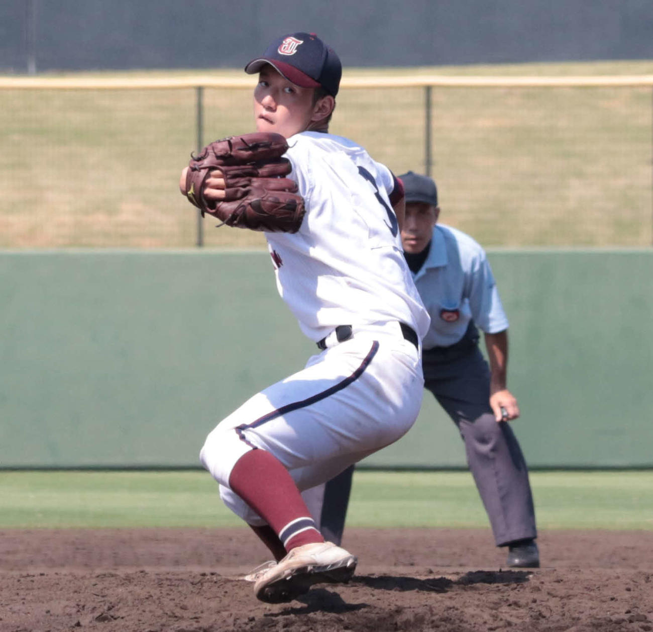 桐光学園対藤沢翔陵で、2番手としてマウンドに上がった桐光学園・工藤康心（こうしん）投手（3年）（撮影・佐瀬百合子）