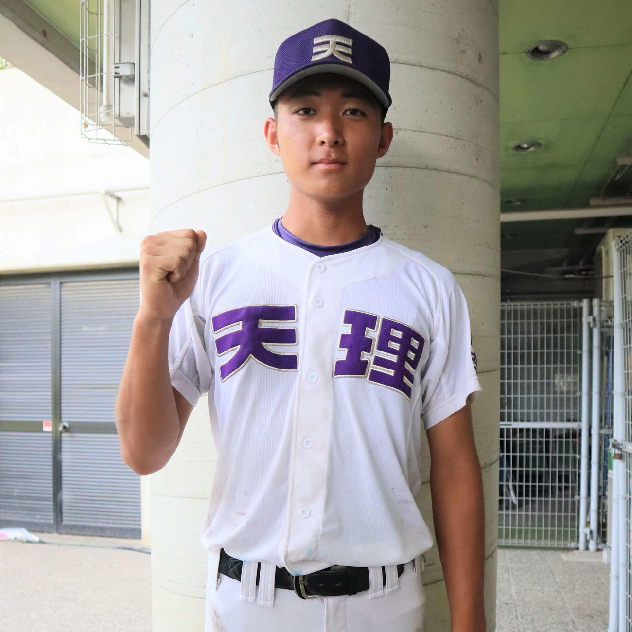 法隆寺国際対天理　7回に決勝ソロ本塁打を放った天理・大谷（撮影・村松万里子）