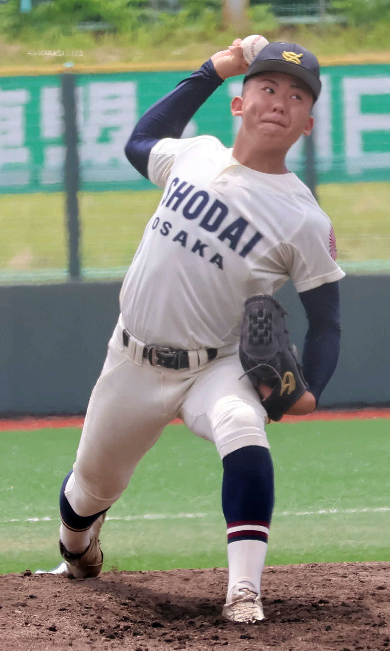 大商大高対堺西　先発した大商大高・山田（撮影・原田竣矢）