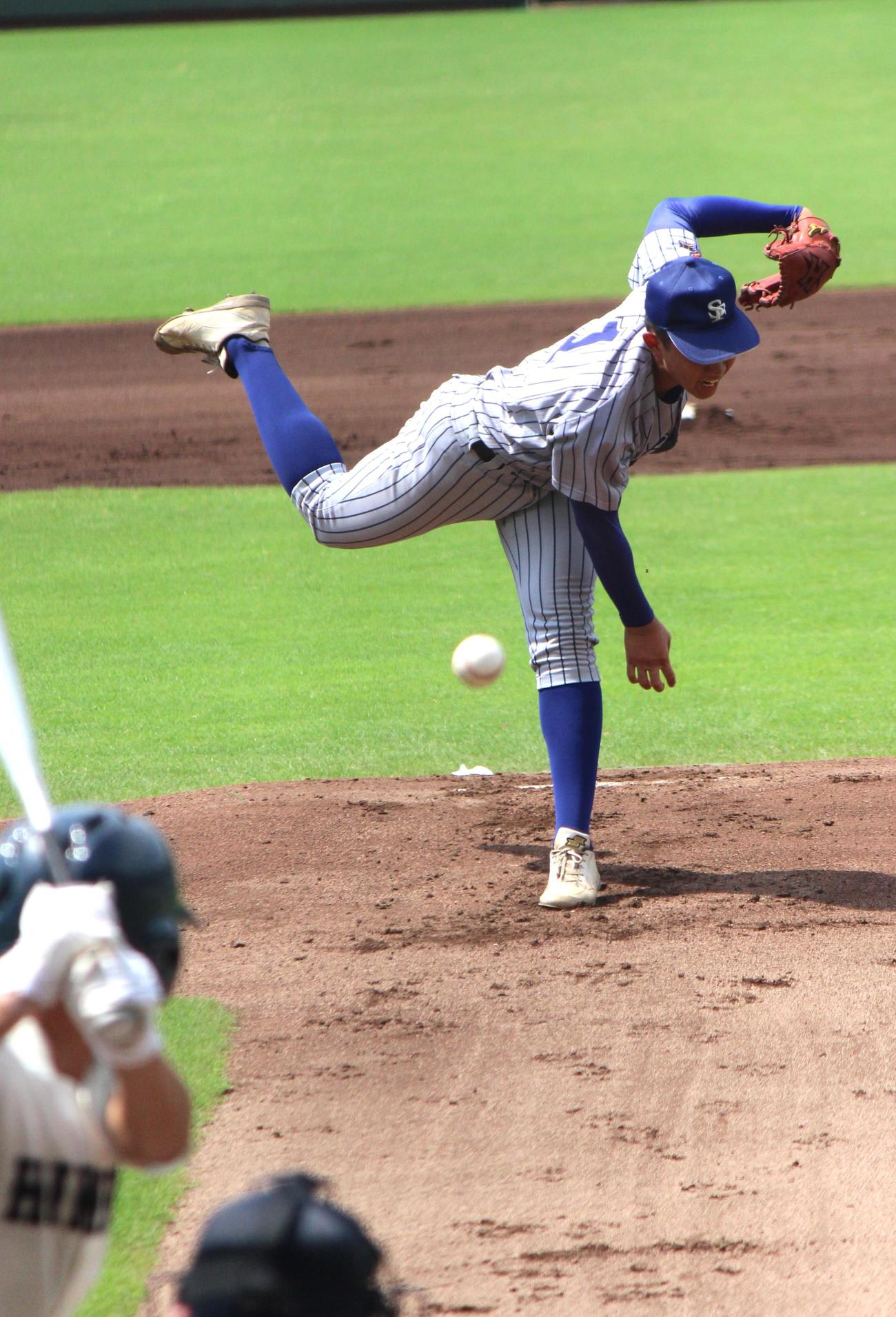 須磨翔風対姫路工　須磨翔風の先発・槙野遥斗（撮影・柏原誠）