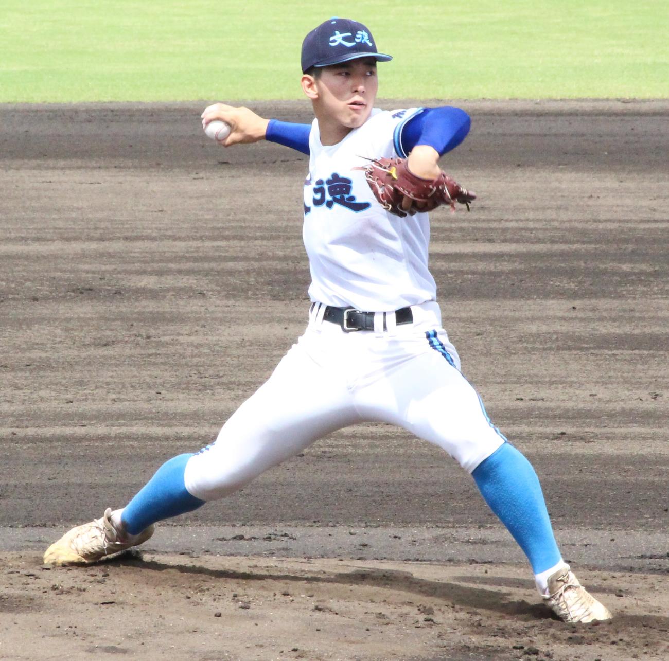 城北対文徳　力投する文徳エース森平哲平投手（撮影・菊川光一）