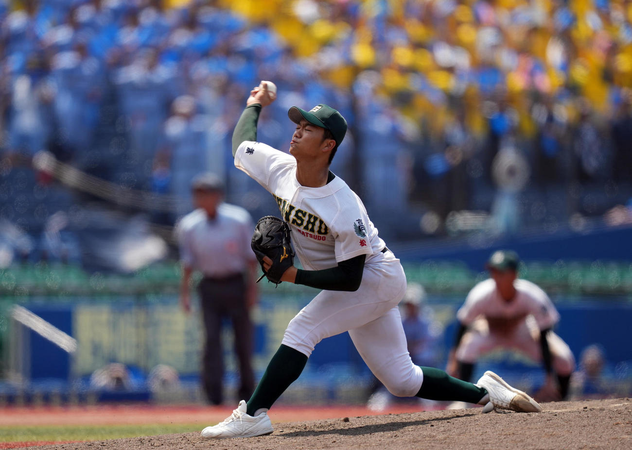 幕張総合対専大松戸　6回表、力投する専大松戸先発の平野（撮影・狩俣裕三）
