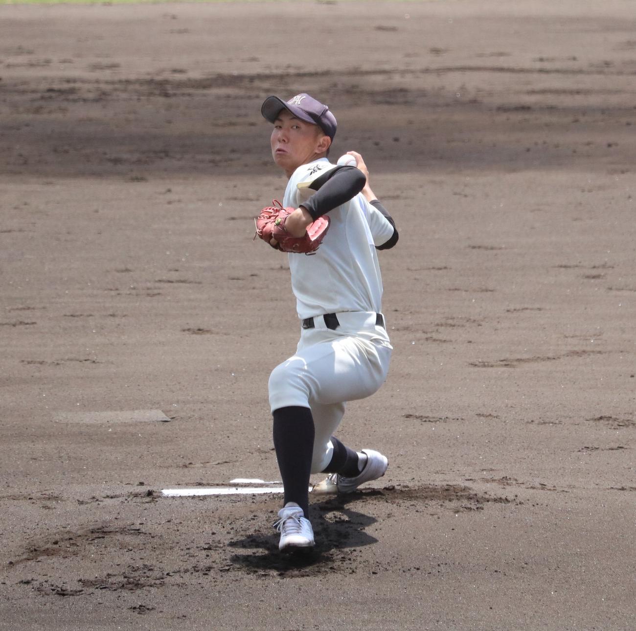 汎愛先発の岡本慶（撮影・林亮佑）