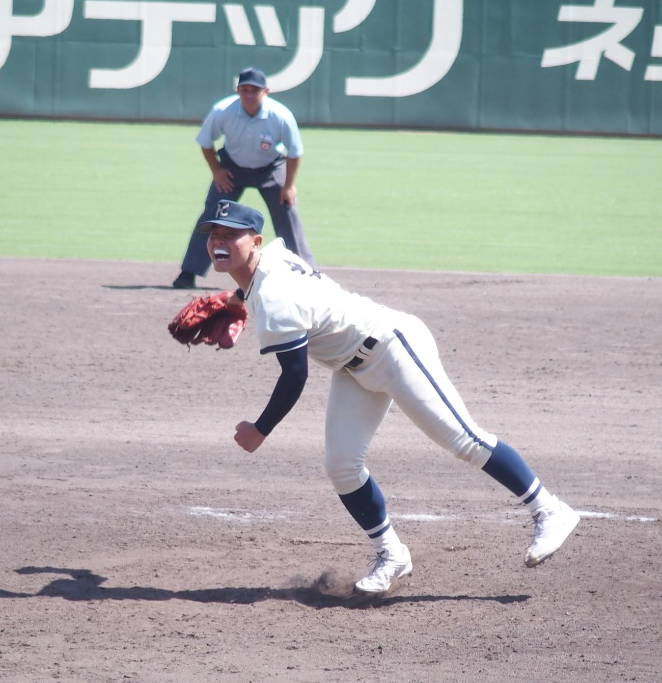 倉敷商対倉敷工　倉敷工打線をを抑える倉敷商・増田（撮影・永田淳）