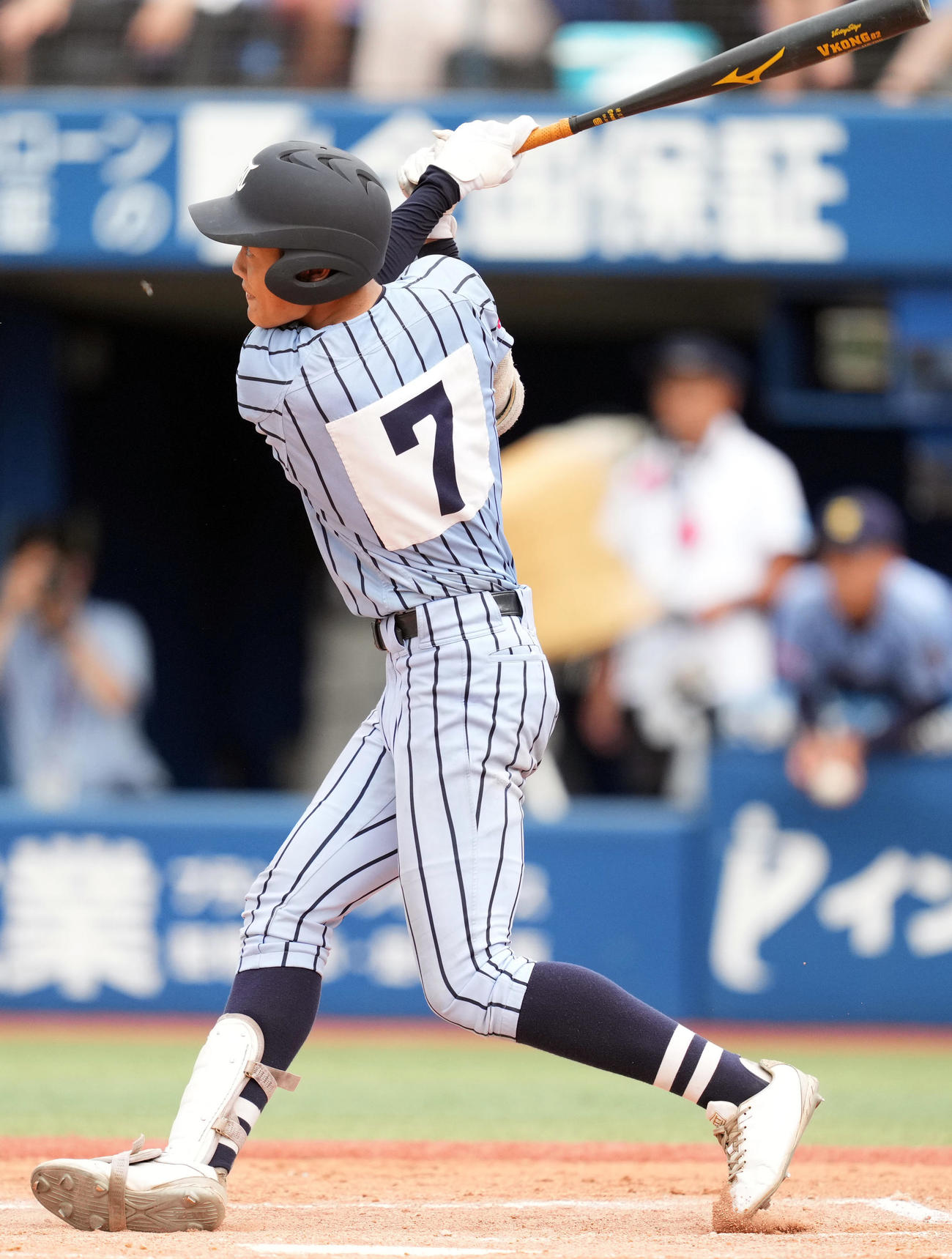桐光学園対東海大相模　2回裏東海大相模1死二塁、適時二塁打を放つ東海大相模・中村龍（撮影・狩俣裕三）