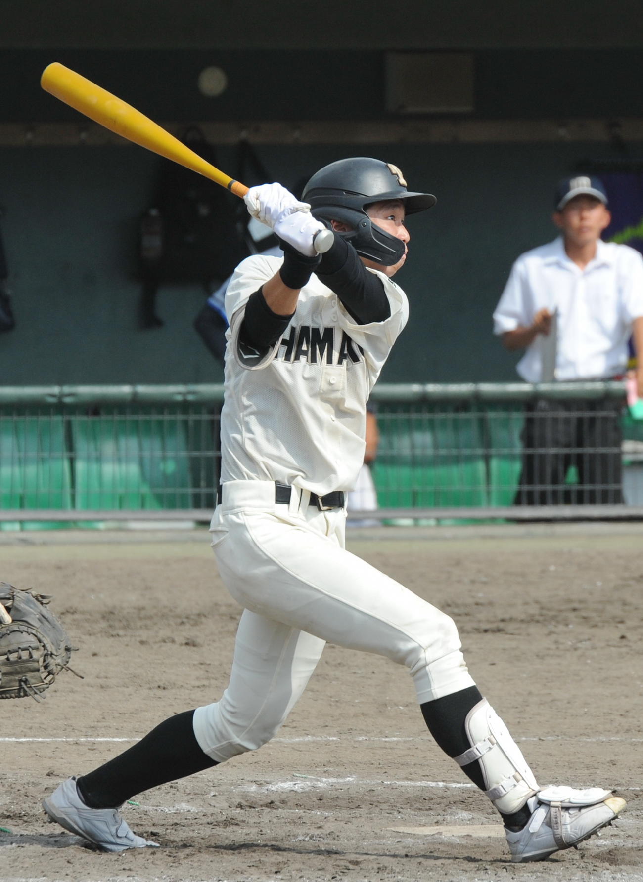 8回2死二塁、右中間に適時二塁打を放つ浜松工・小粥
