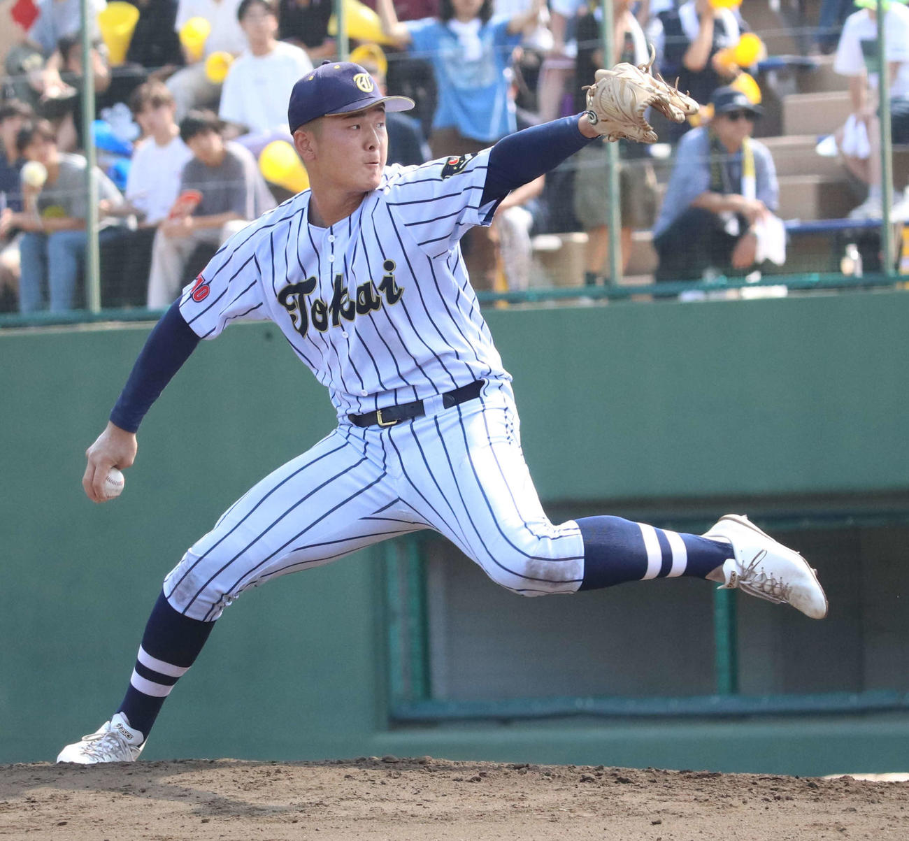 桐朋対東海大菅生　7回表から東海大菅生3番手で登板した日当（撮影・玉利朱音）