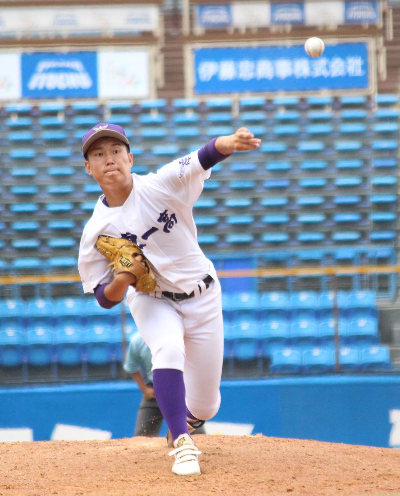 日大豊山対関東第一　先発し力投する関東第一・畠中（撮影・保坂恭子）
