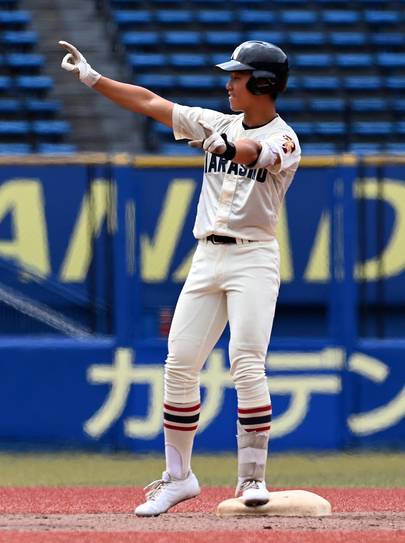 習志野対市船橋　1回表習志野2死一塁、先制の適時二塁打を放つ佐藤（撮影・たえ見朱実）