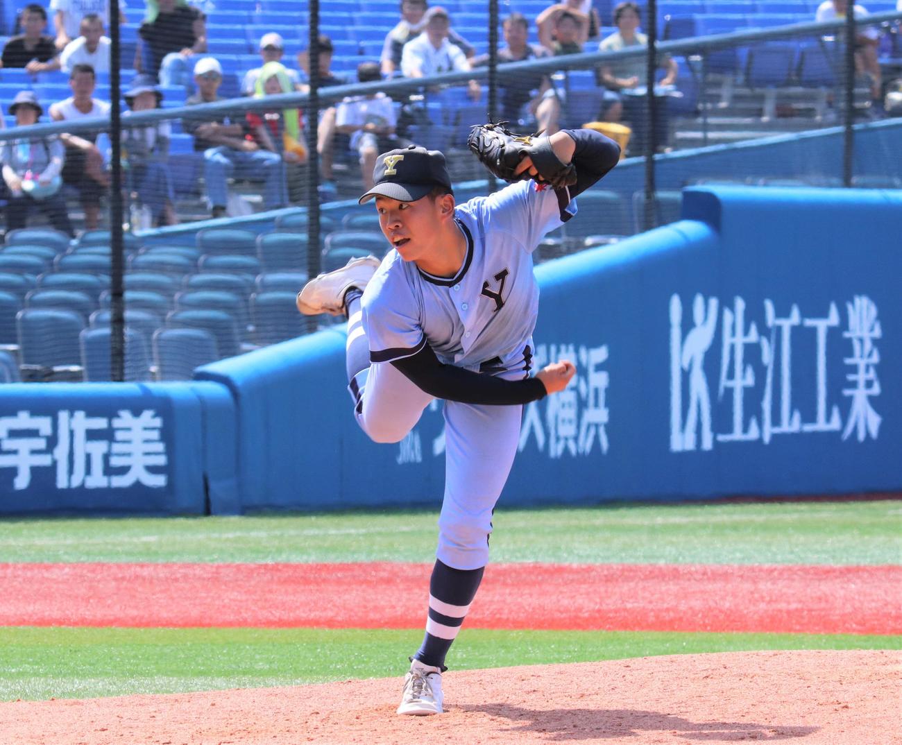 横浜商対日大藤沢　先発し力投する横浜商・川又（撮影・星夏穂）