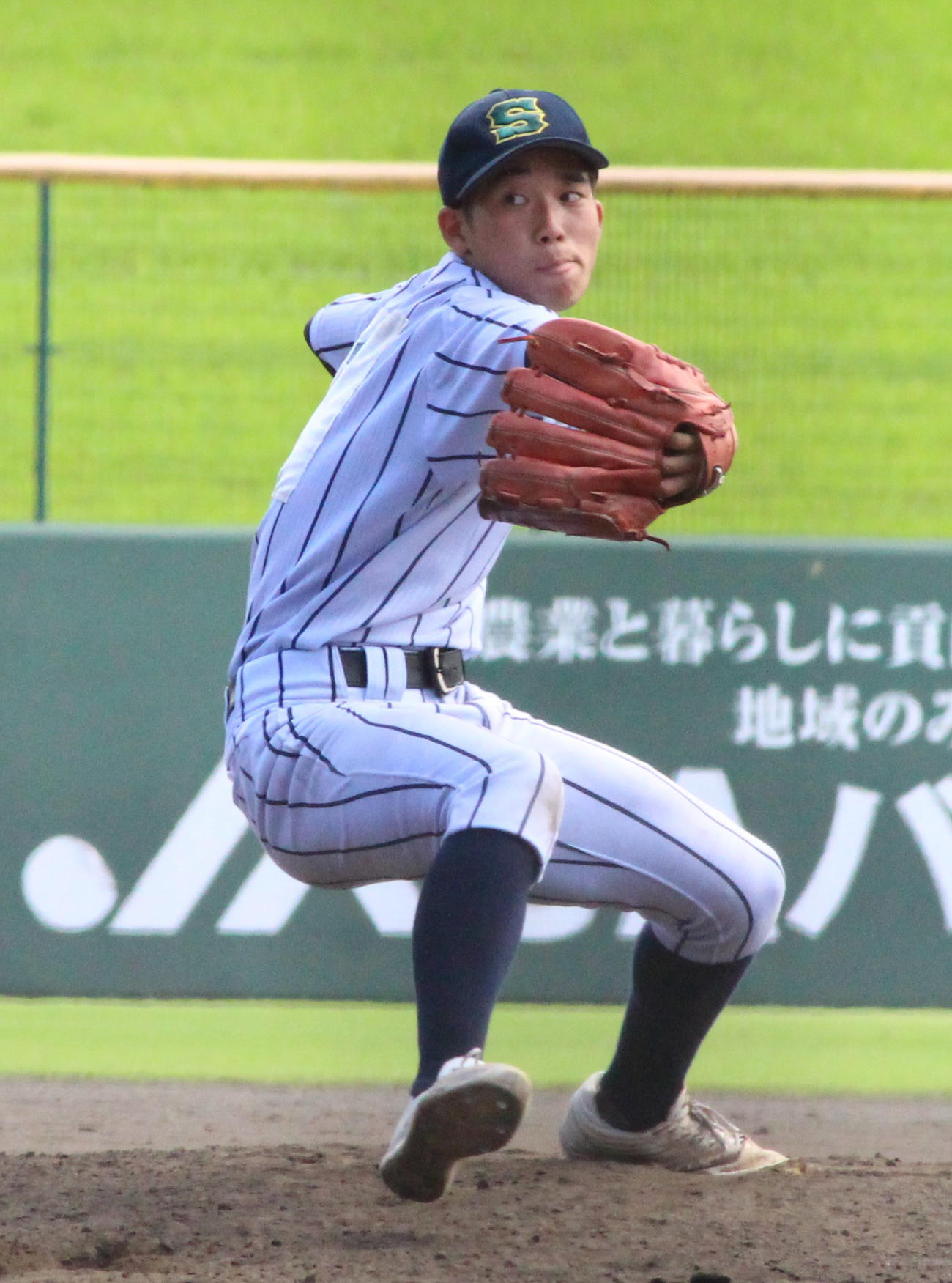 唐津西対神埼清明　好救援を見せた神埼清明・鍵山（撮影・菊川光一）