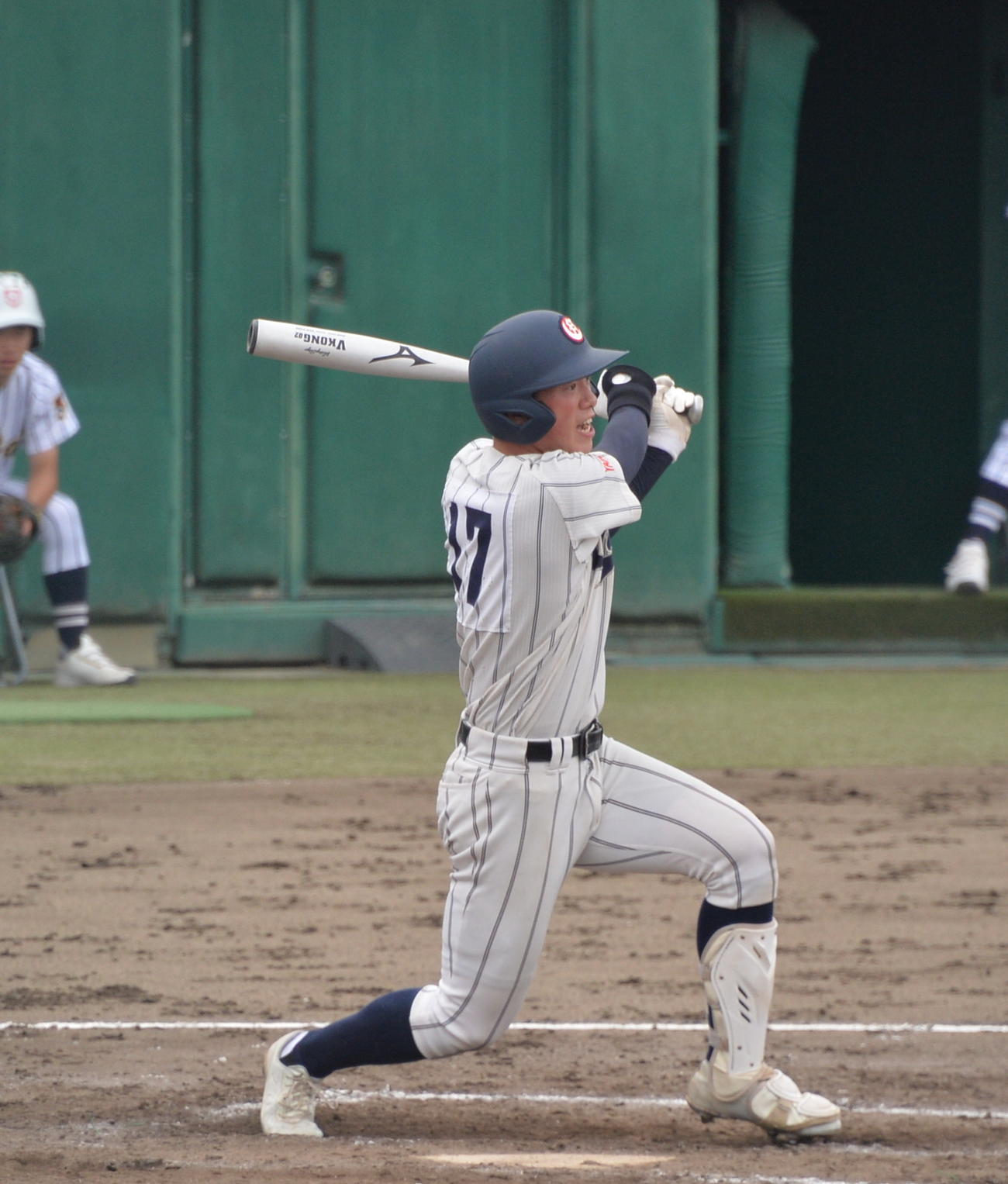 3回裏山形中央2死二塁、中前へ決勝適時打を放つ中川（撮影・濱本神威）