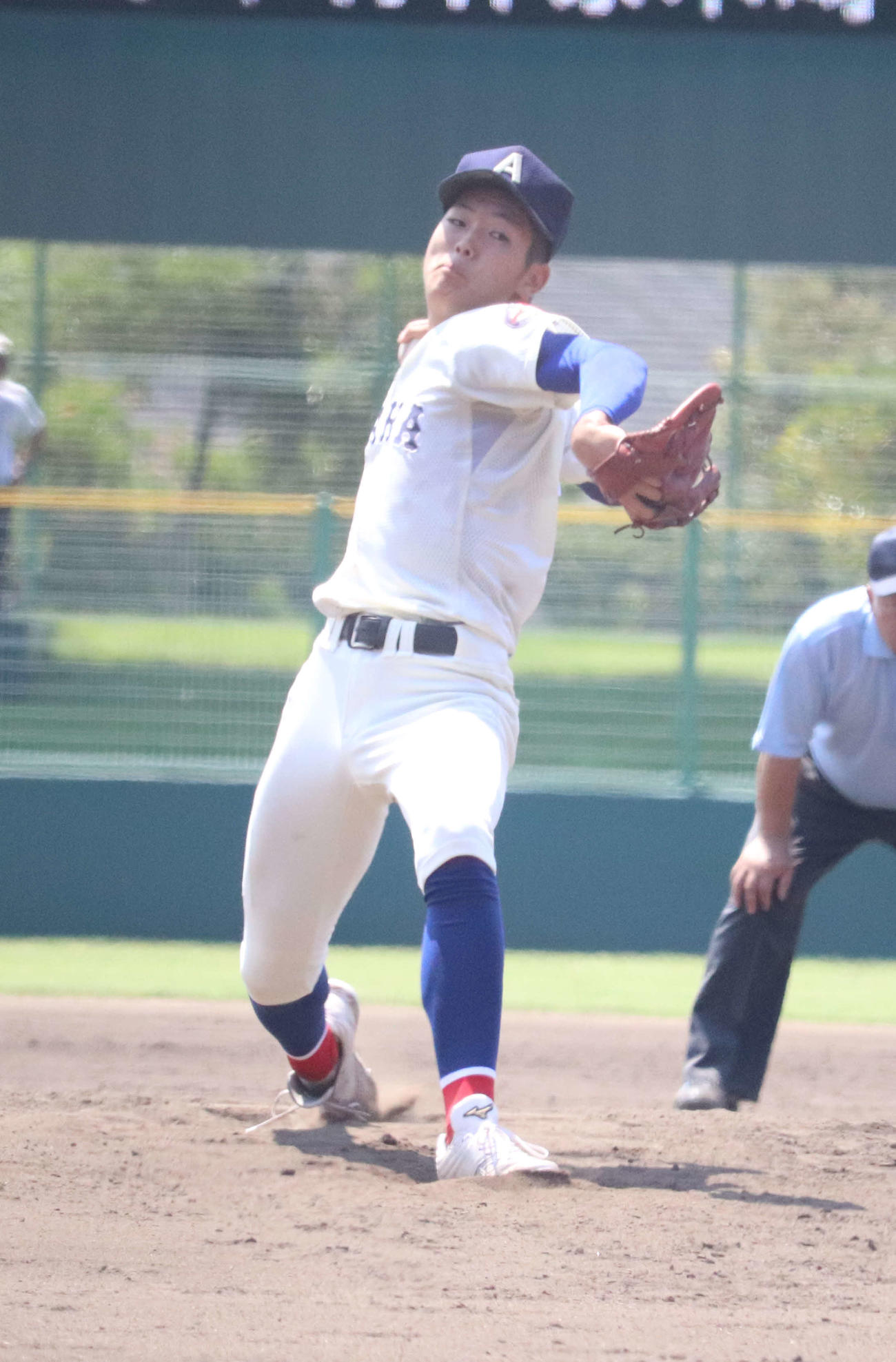 滋賀大会　綾羽対米原　タイブレーク10回で登板した野川投手（3年）（撮影・松野奈音）