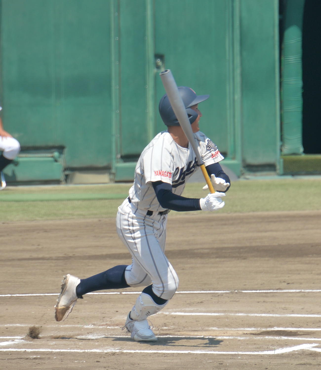 日大山形対山形中央　1回1死、山形中央・武田陸の最初の打席は左飛（撮影・濱本神威）