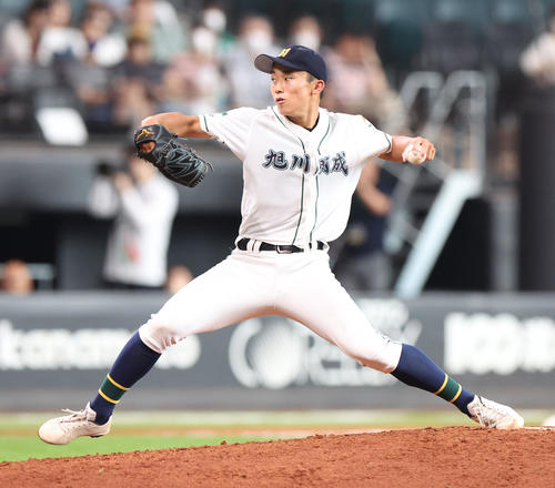 クラーク対旭川明成　旭川明成先発の千葉（撮影・佐藤翔太）