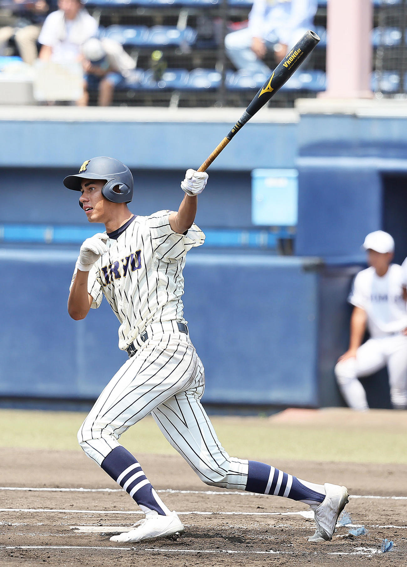 桐生第一対伊勢崎清明　6回表桐生第一1死二、三塁、ドミンゴスは左前適時打を放つ（撮影・足立雅史）