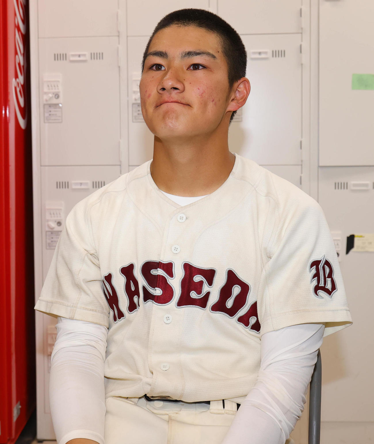 早実対日大鶴ケ丘　試合後に取材対応する早実・山本（撮影・野上伸悟）