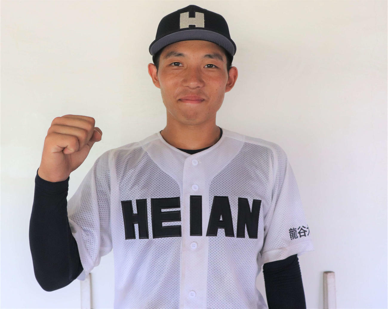 京都大会　京都成章対龍谷大平安　10回タイブレーク無死満塁で左前サヨナラ適時打を放った龍谷大平安の松浦玄士捕手（3年）（撮影・中島麗）