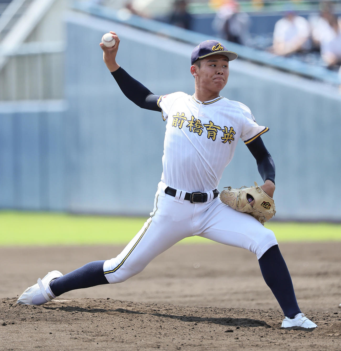 前橋商対前橋育英　力投する前橋育英先発の岩崎鈴音（撮影・足立雅史）