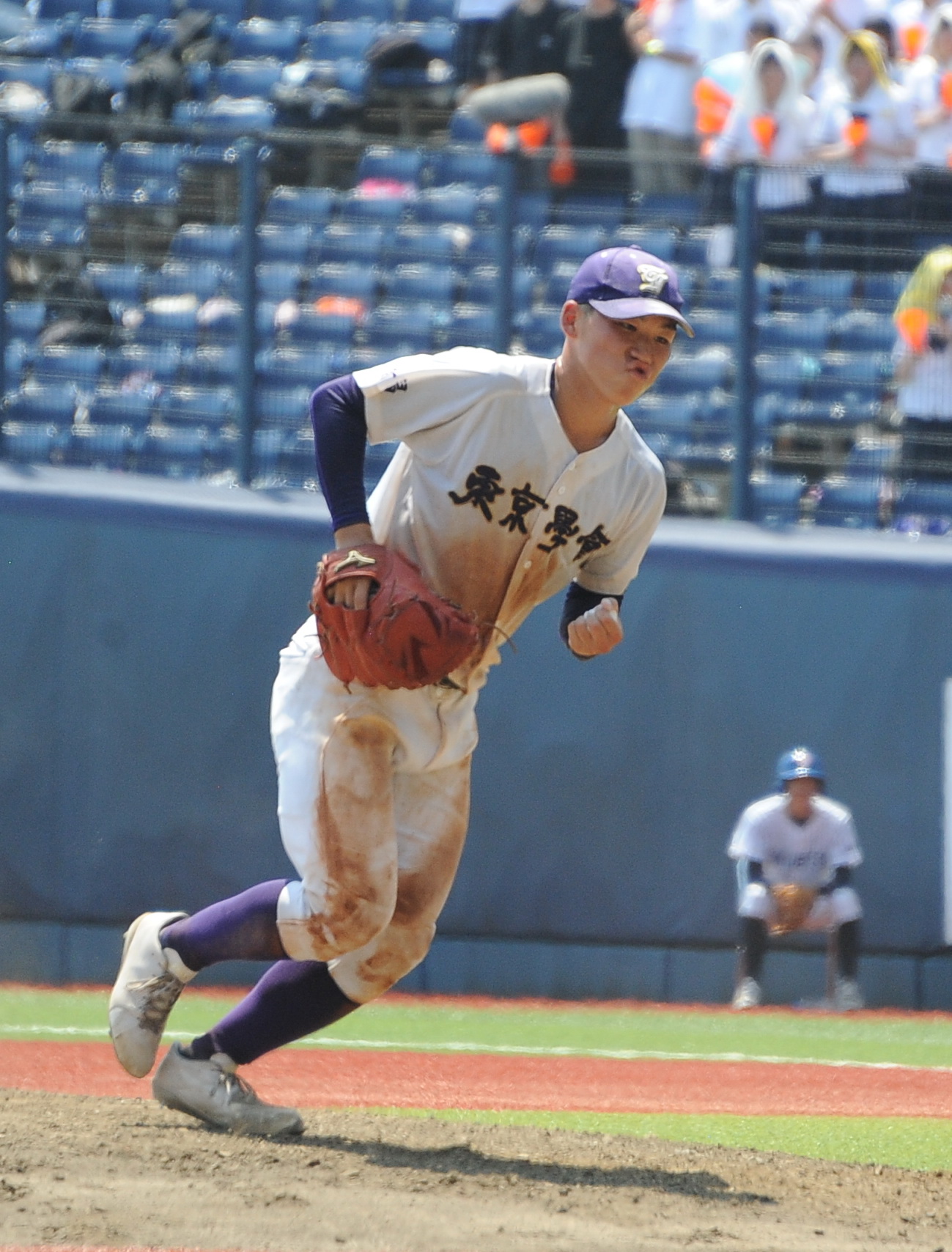 東京学館新潟の2番手・涌井が試合を締め、小さくガッツポーズ