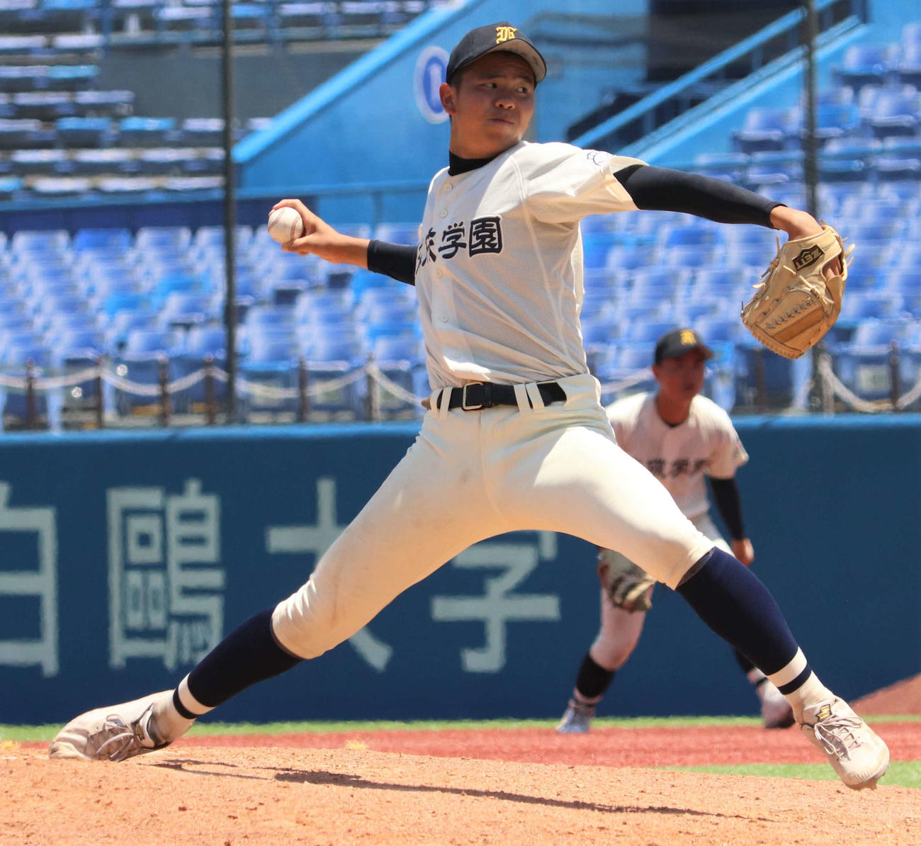 早大学院対佼成学園　2番手で登板した佼成学園・林（撮影・玉利朱音）