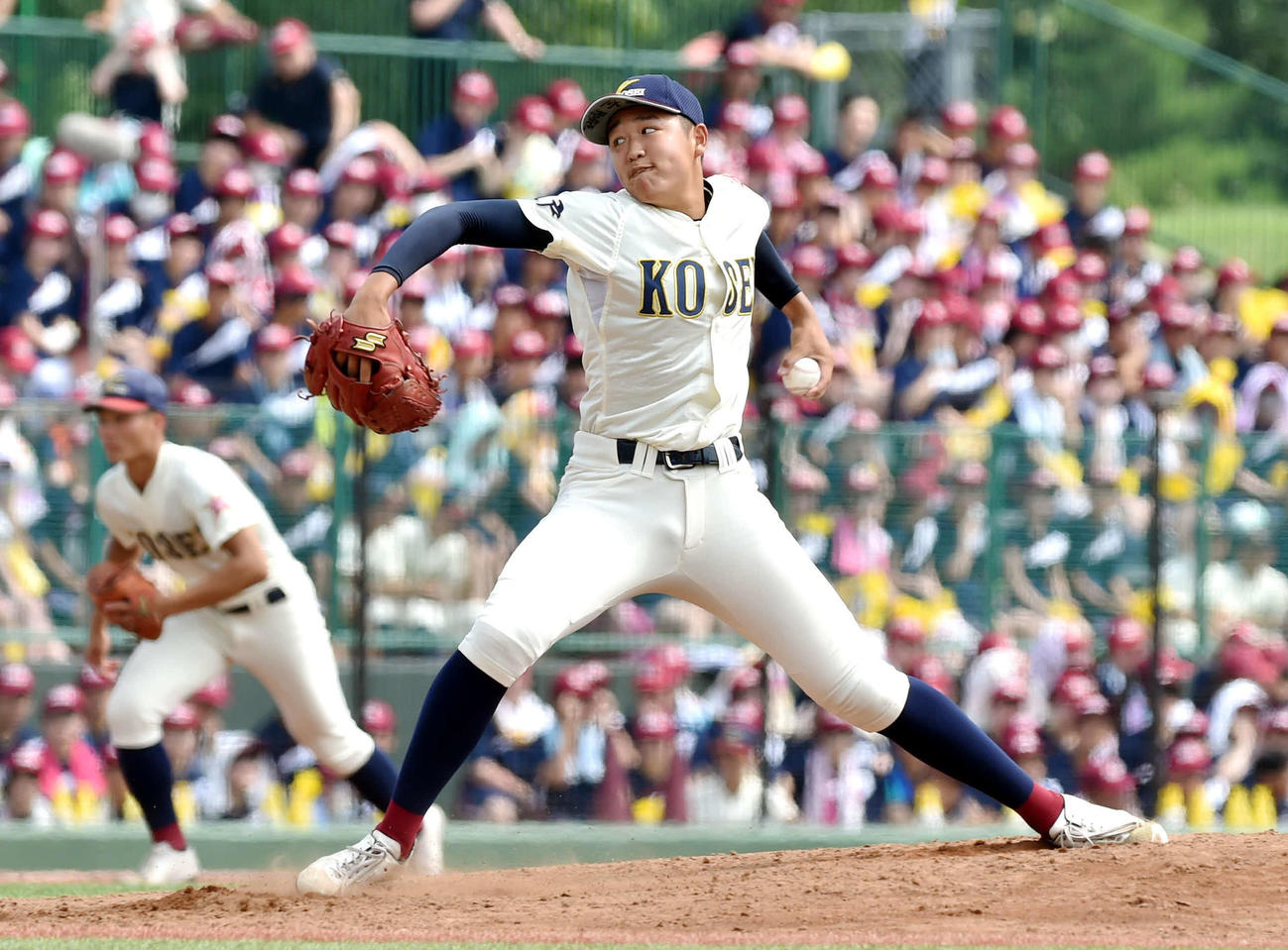 八戸学院光星対青森山田　力投する八戸学院光星・洗平（撮影・相沢孔志）