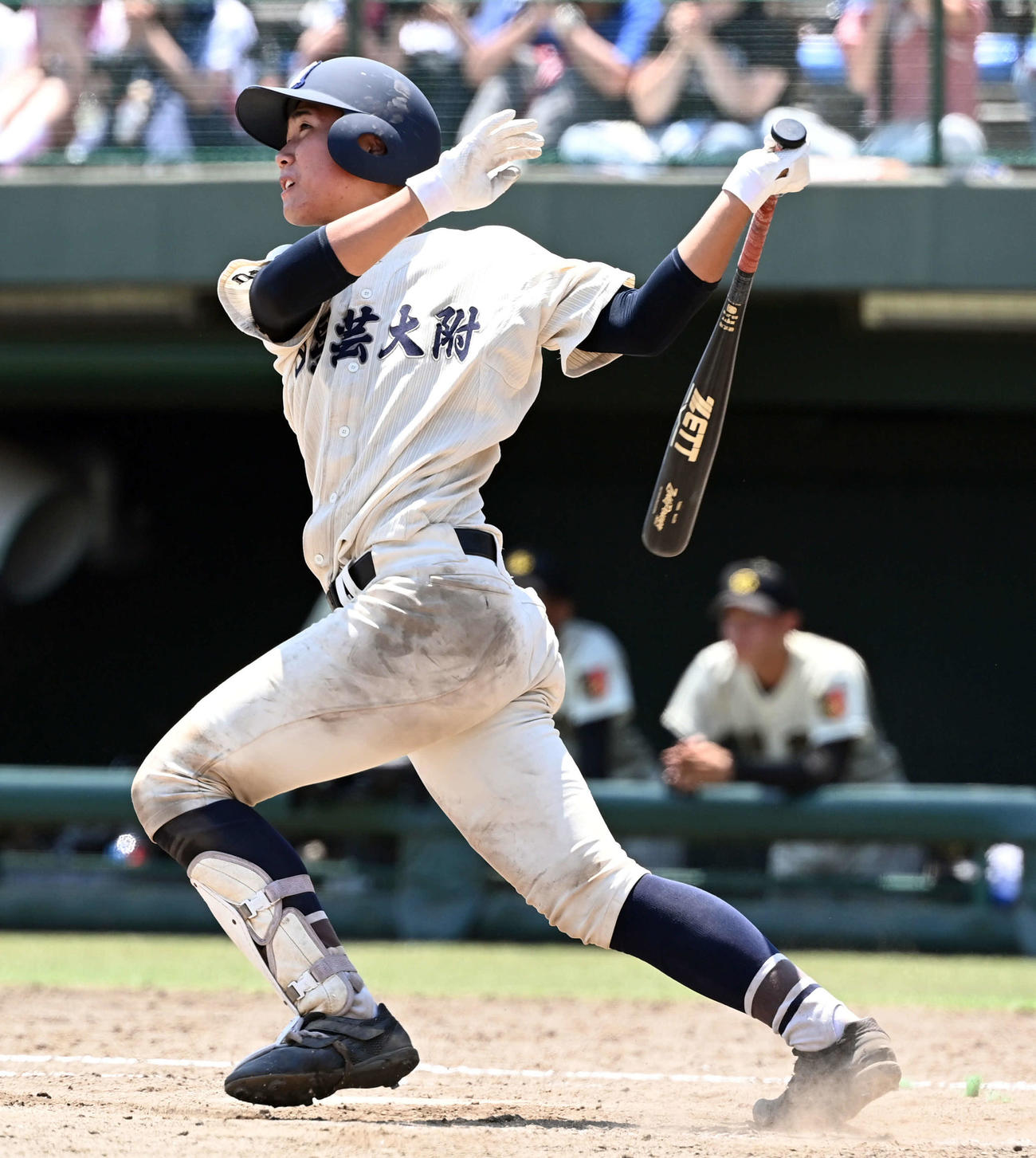 作新学院対文星芸大付　9回裏文星芸大付1死、左越えにサヨナラ本塁打を放つ黒崎（撮影・たえ見朱実）