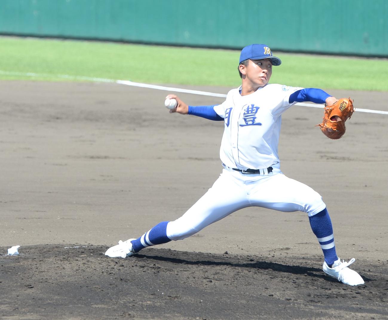 大分舞鶴対明豊　先発した明豊・中山（撮影・佐藤究）