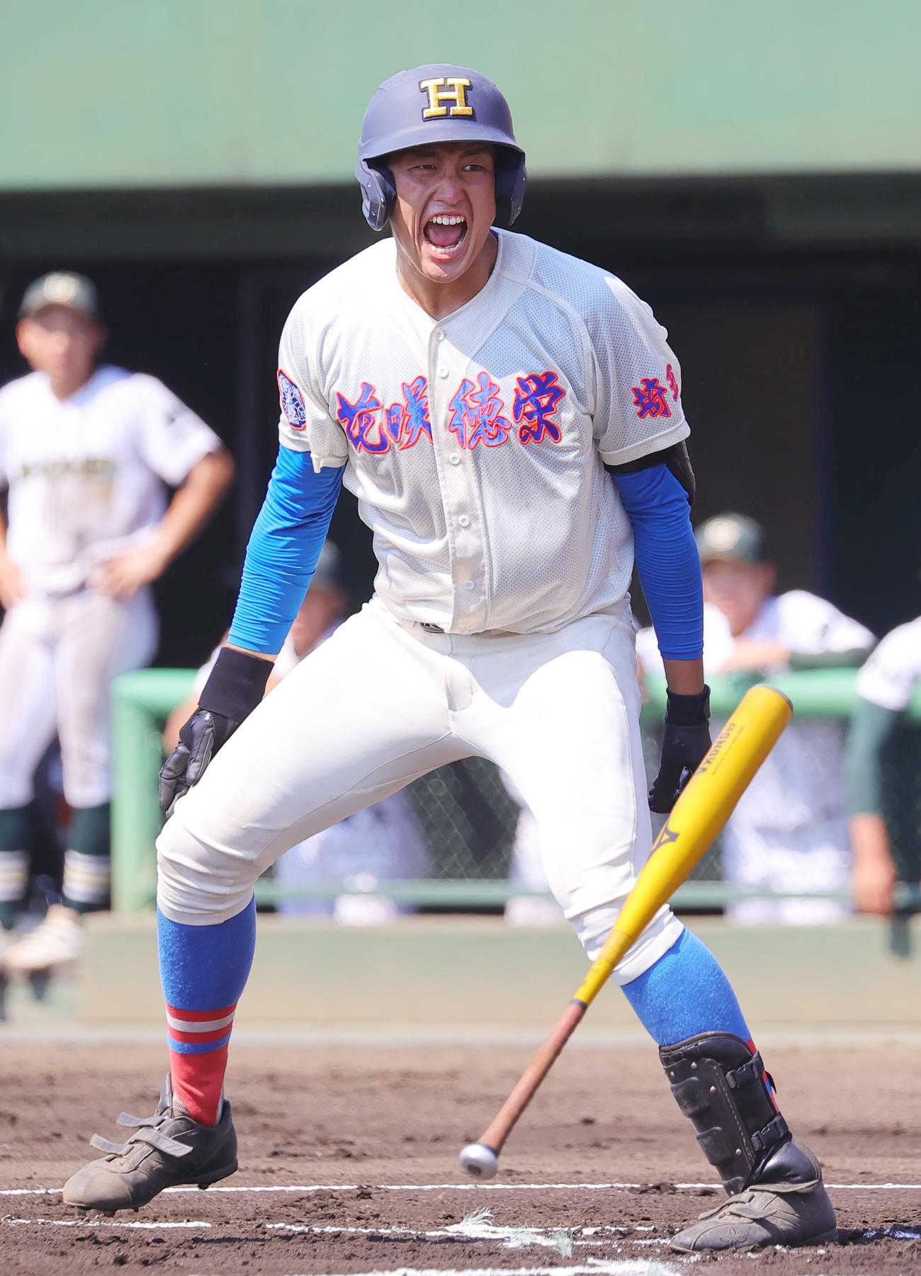花咲徳栄対昌平　1回表花咲徳栄2死二塁、死球を受けほえる小野（撮影・野上伸悟）