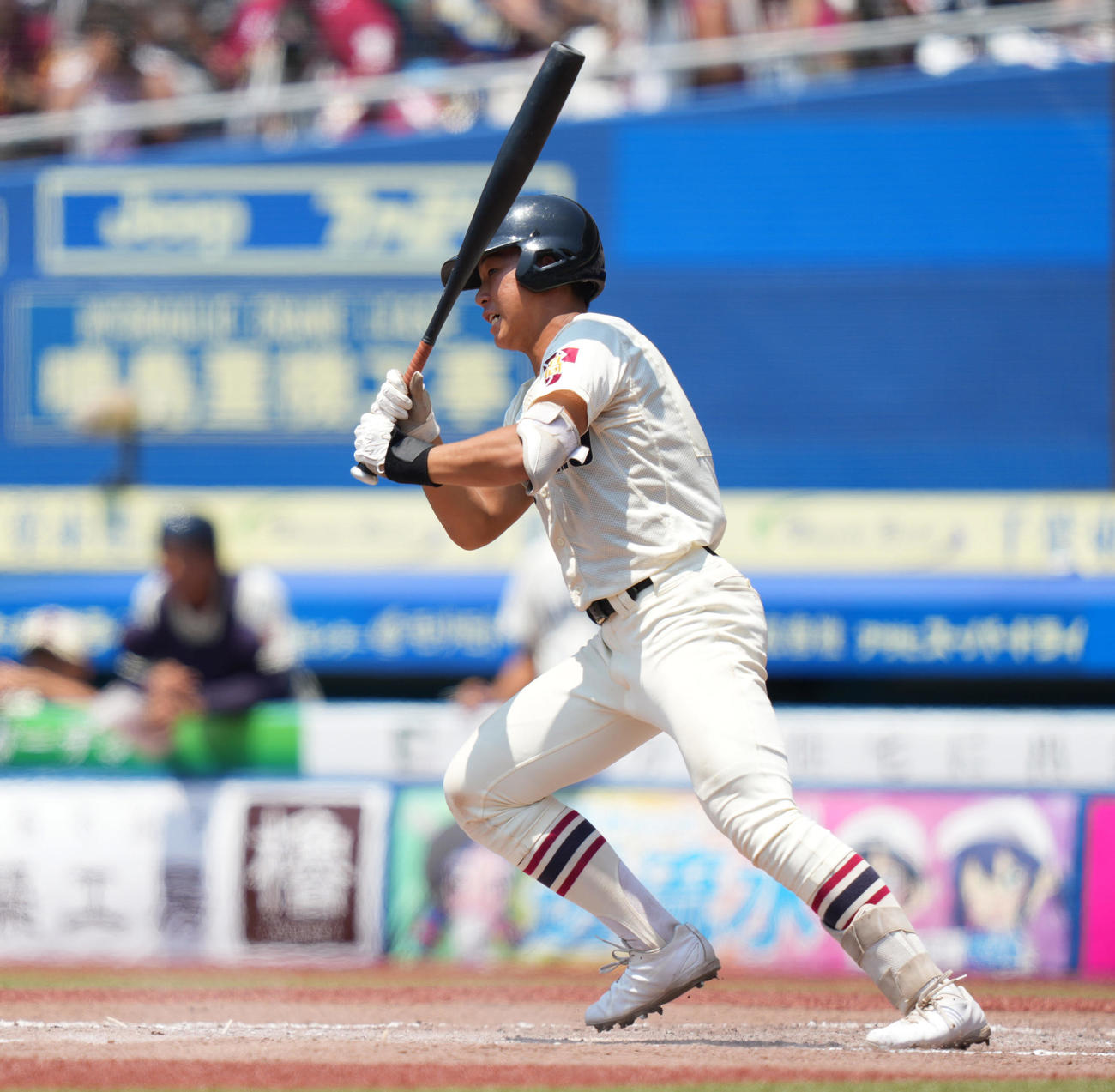 習志野対専大松戸　6回表習志野2死二、三塁、左2点適時打を放つ佐藤（撮影・鈴木みどり）