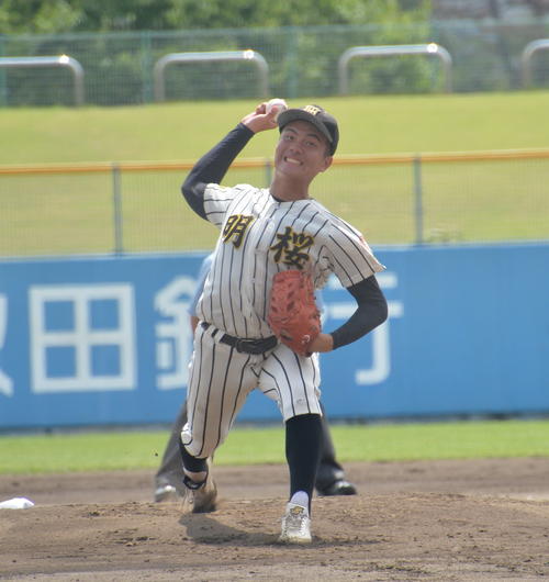 秋田商対ノースアジア大明桜　ノースアジア大明桜の先発は難波（撮影・濱本神威）