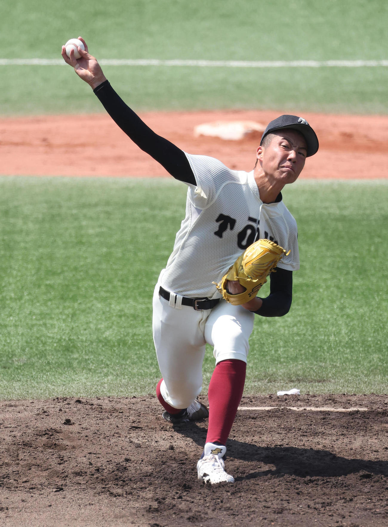 大体大浪商対大阪桐蔭　大体大浪商戦で力投する大阪桐蔭・平嶋（撮影・白石智彦）