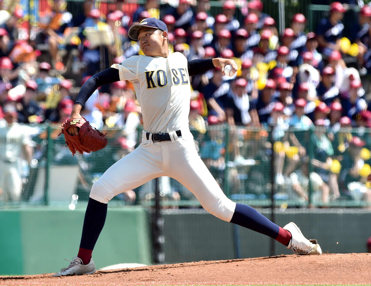 八戸学院光星対八戸工大一　力投する八戸学院光星・洗平（撮影・相沢孔志）