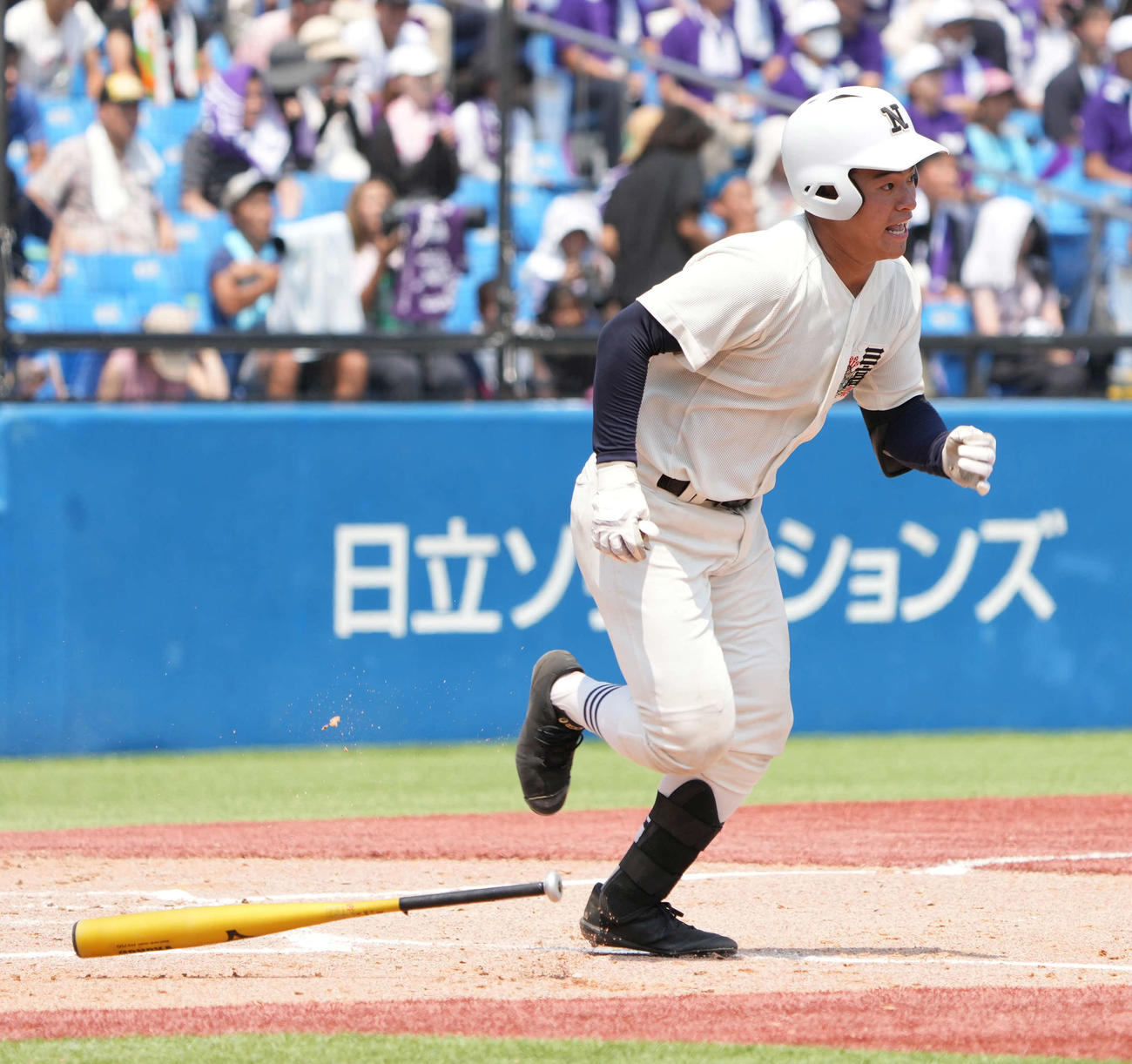 明大中野八王子対日大三　1回裏日大三1死二塁、右前打を放つ二宮（撮影・小沢裕）
