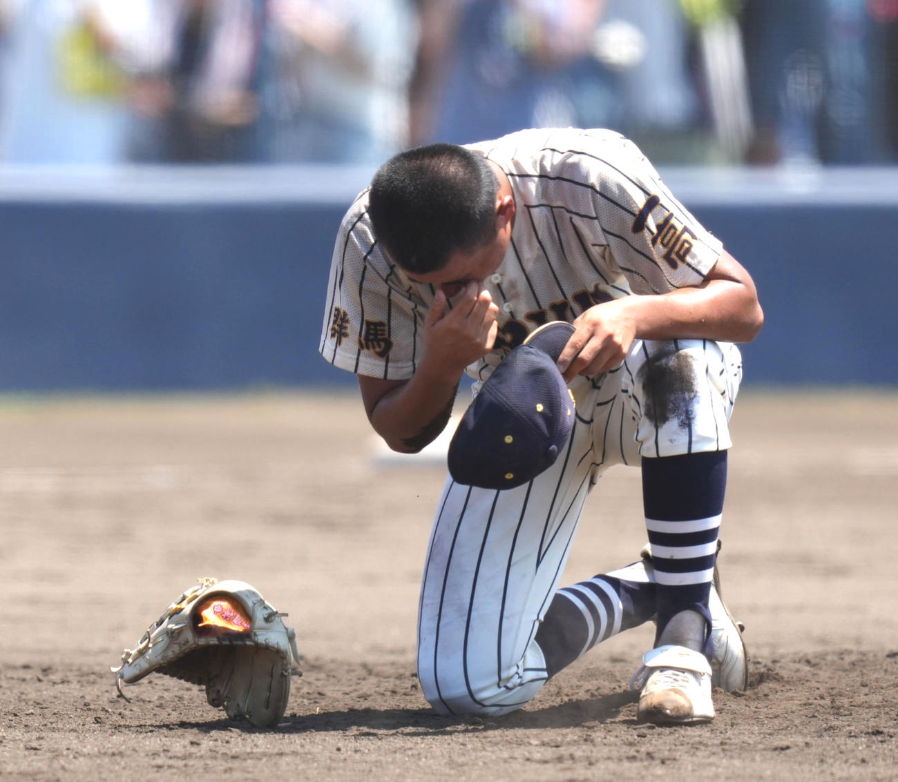 前橋商対桐生第一　前橋商にサヨナラで敗れ、涙を流す桐生第一・中村（撮影・横山健太）