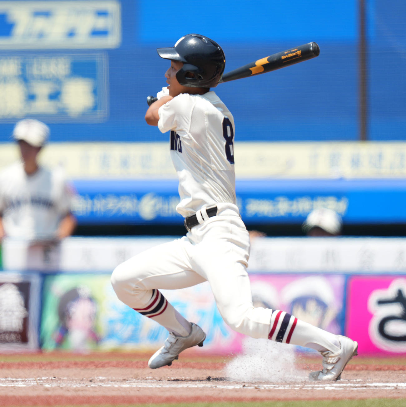 習志野対専大松戸　6回表習志野1死一、二塁、右前適時打を放つ寺内（撮影・鈴木みどり）