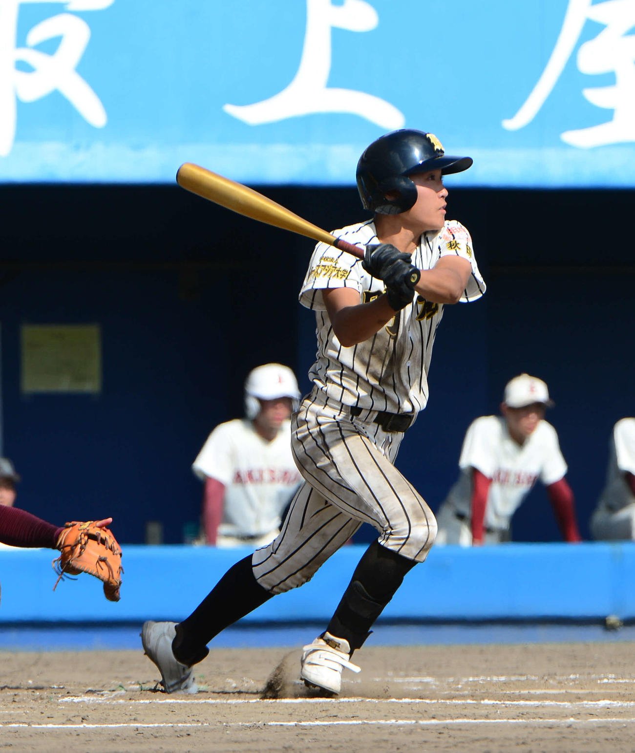 7回裏ノースアジア大明桜2死満塁、右中間へ逆転の3点適時二塁打を放つ土田