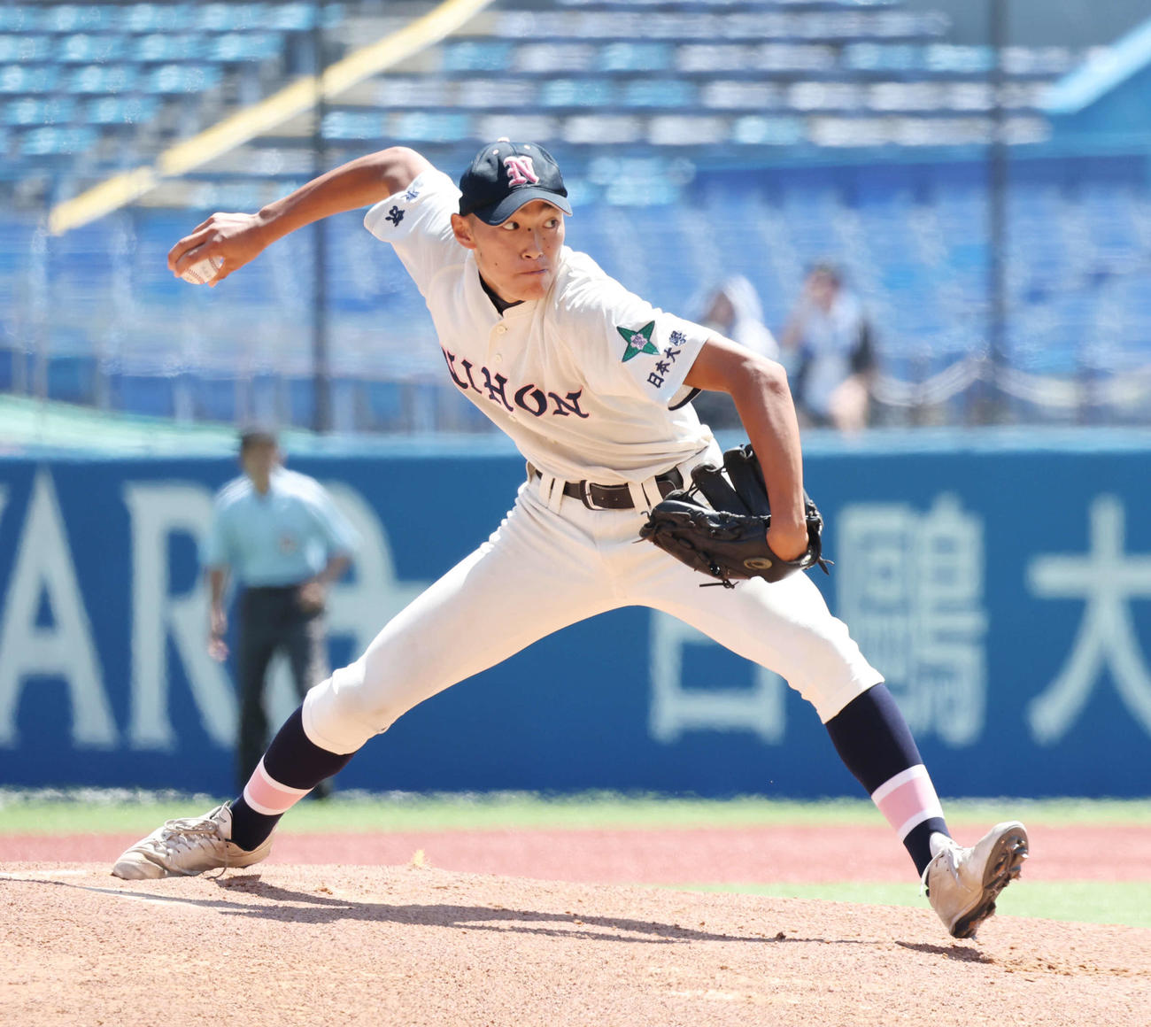 日大鶴ケ丘対日大三　日大鶴ケ丘先発の比江島（撮影・宮地輝）