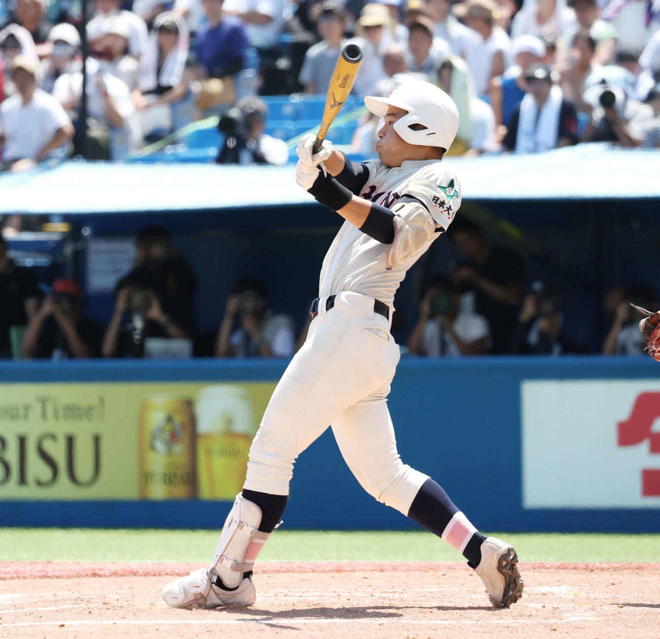 日大鶴ケ丘対日大三　4回表日大鶴ケ丘1死、左越え同点ソロ本塁打を放つ後藤（撮影・宮地輝）