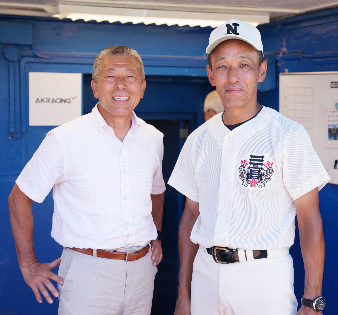 日大鶴ケ丘対日大三　試合を終え、笑顔を見せる小倉全由氏（左）と日大三・三木監督（撮影・横山健太）