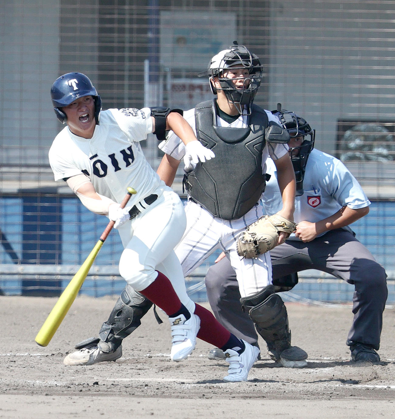 大阪桐蔭対箕面学園　8回裏大阪桐蔭2死三塁、代打長沢は左適時二塁打を放つ（撮影・上山淳一）