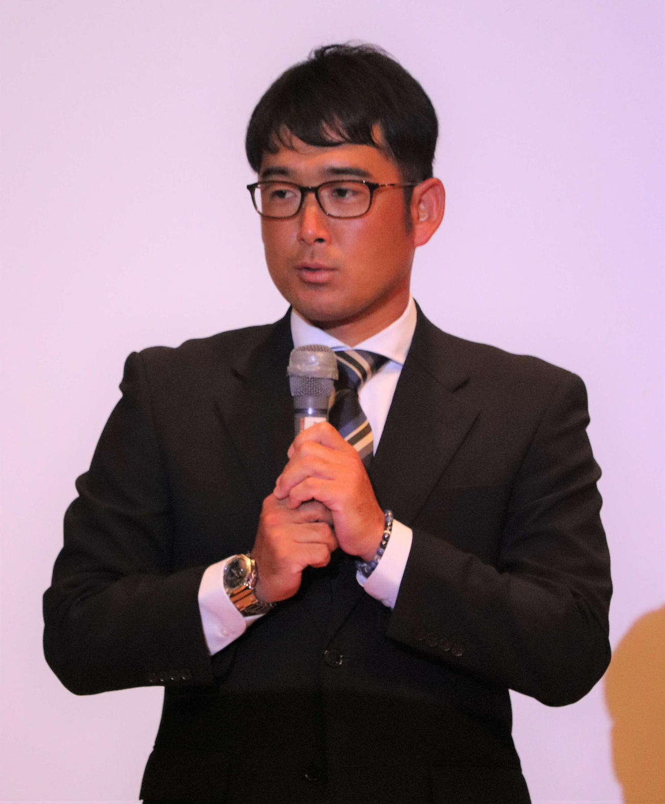 壮行会に出席した、立命館宇治の里井祥吾監督（40）（撮影・中島麗）
