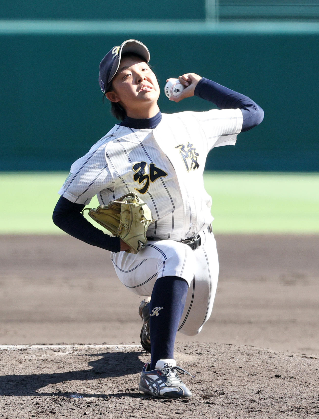 神戸弘陵対岐阜一　神戸弘陵先発の樫谷（撮影・上山淳一）