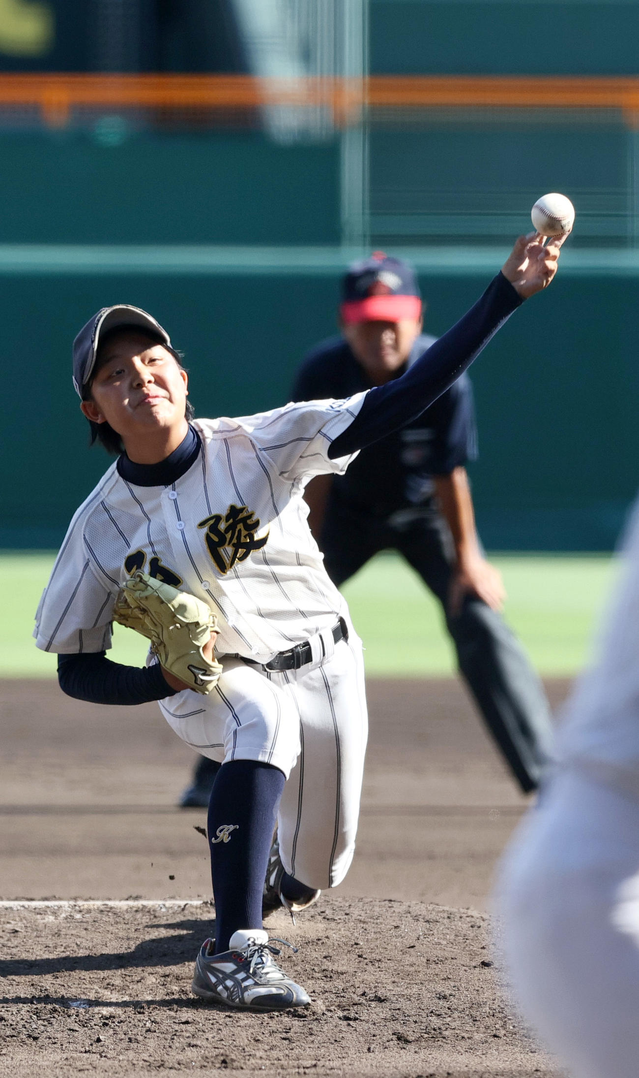 神戸弘陵対岐阜一　神戸弘陵先発の樫谷（撮影・上山淳一）
