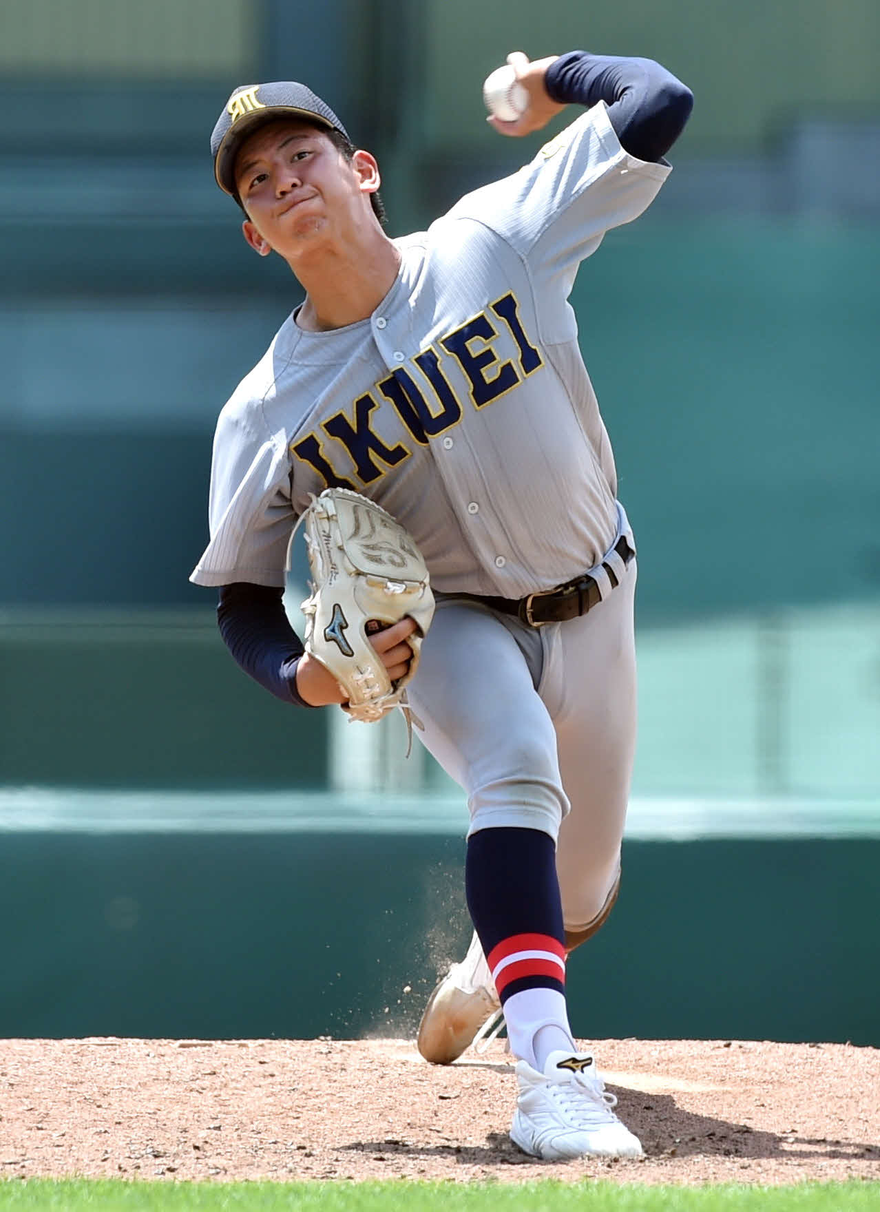 力投する仙台育英・田中