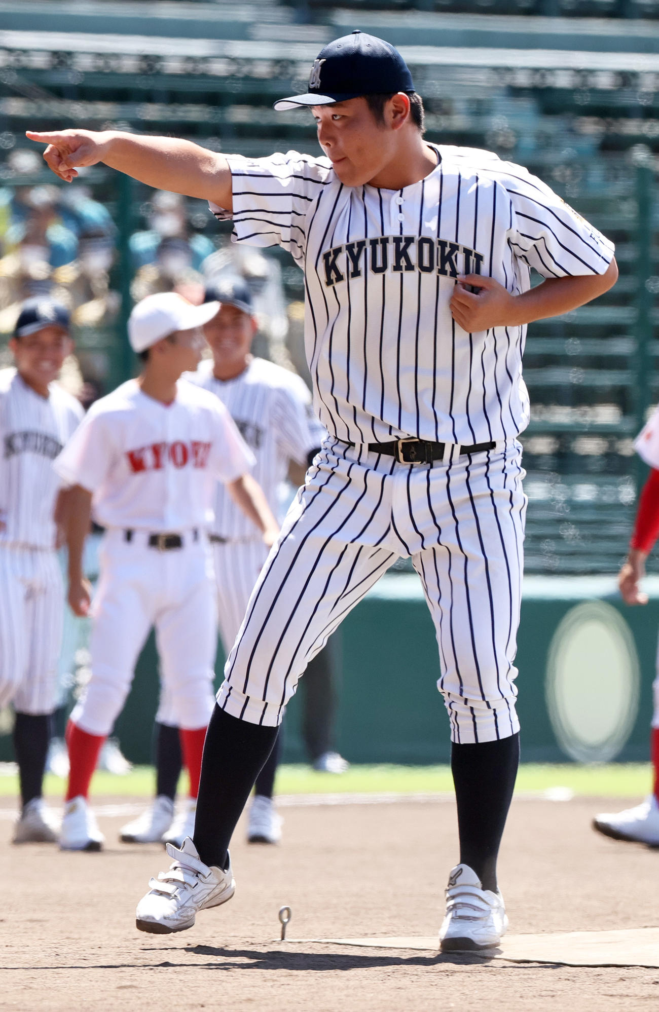 甲子園球場見学でアピールする九州国際大付の佐倉（撮影・上山淳一）